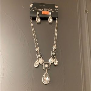 Costume necklace and earring set